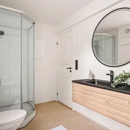 Spacious Gem In Old Town I New 2025 I 3 Bed 2 Bath Bergen