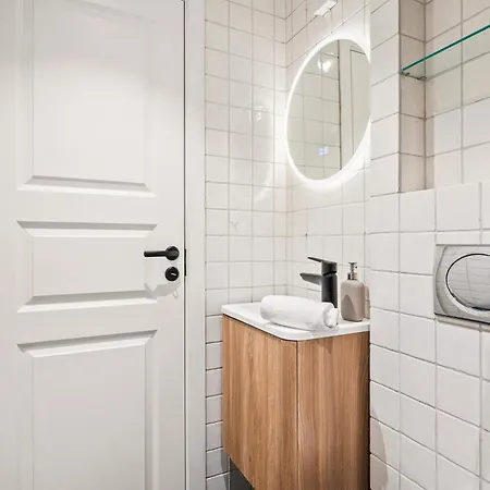 Spacious Gem In Old Town I New 2025 I 3 Bed 2 Bath Lejlighed