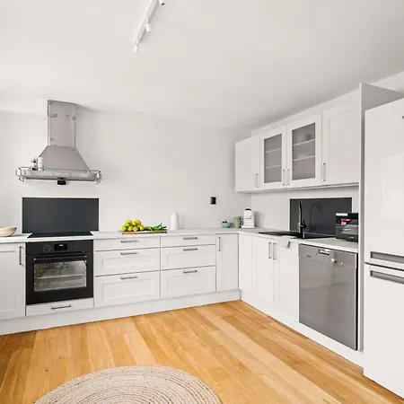 Lejlighed Spacious Gem In Old Town I New 2025 I 3 Bed 2 Bath