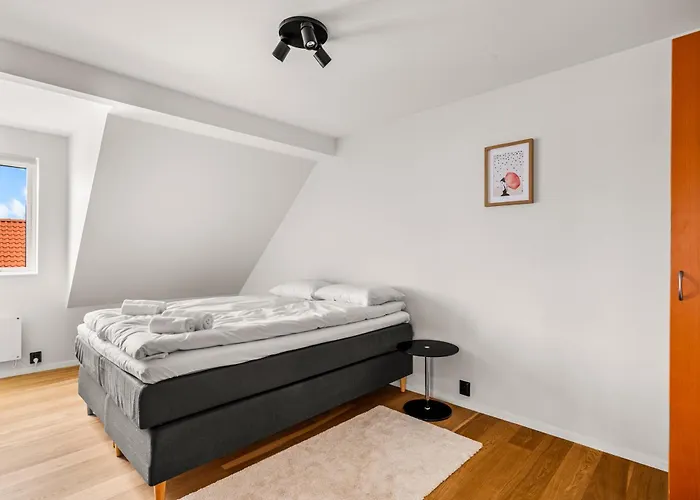 Spacious Gem In Old Town I New 2025 I 3 Bed 2 Bath