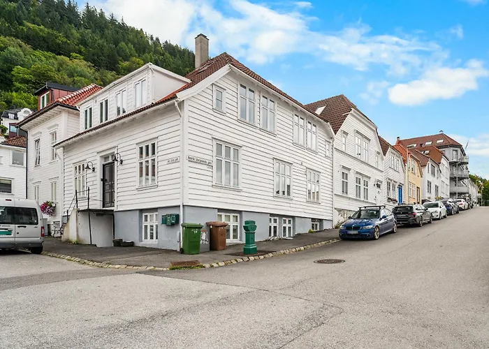 Spacious Gem In Old Town I New 2025 I 3 Bed 2 Bath Appartement