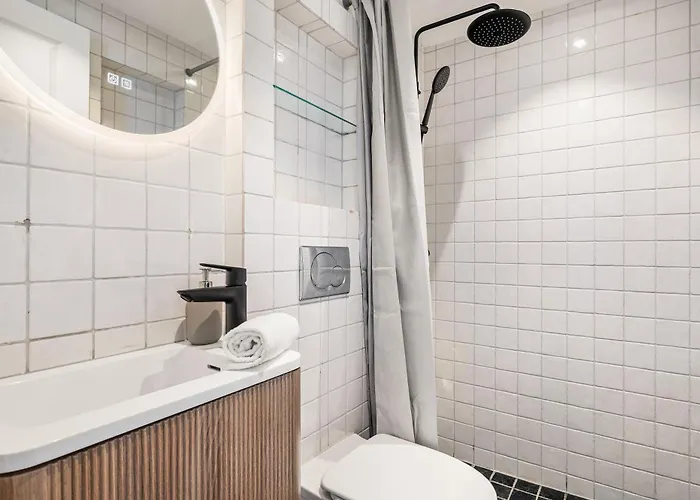 Apartament Spacious Gem In Old Town I New 2025 I 3 Bed 2 Bath