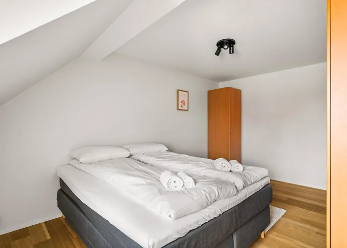 Apartament Spacious Gem In Old Town I New 2025 I 3 Bed 2 Bath *