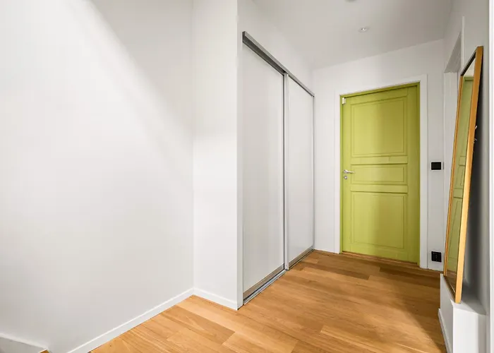 Spacious Gem In Old Town I New 2025 I 3 Bed 2 Bath