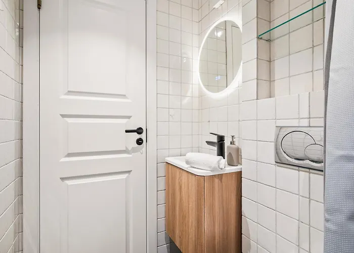 Spacious Gem In Old Town I New 2025 I 3 Bed 2 Bath Apartament