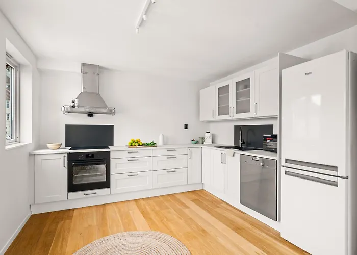 Apartament Spacious Gem In Old Town I New 2025 I 3 Bed 2 Bath