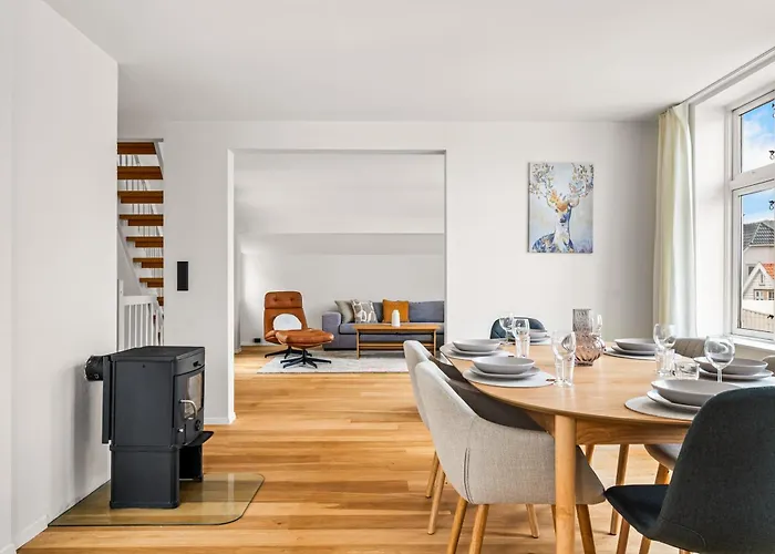 Apartament Spacious Gem In Old Town I New 2025 I 3 Bed 2 Bath Bergen