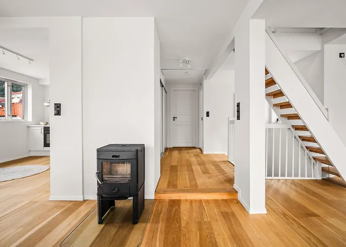 Spacious Gem In Old Town I New 2025 I 3 Bed 2 Bath * Bergen