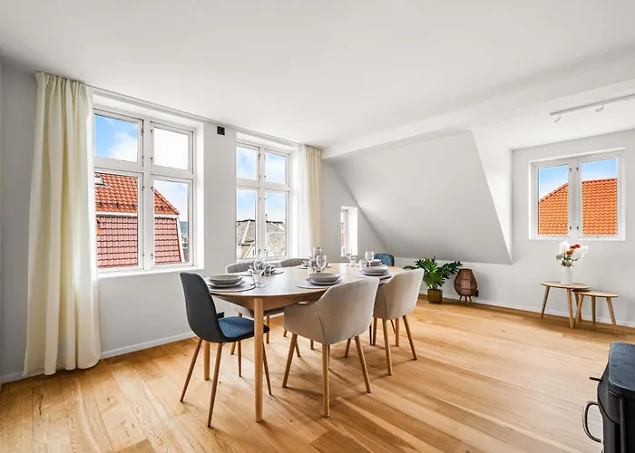 Apartament Spacious Gem In Old Town I New 2025 I 3 Bed 2 Bath Bergen