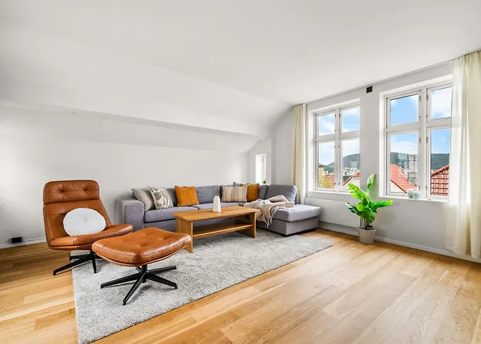 Spacious Gem In Old Town I New 2025 I 3 Bed 2 Bath Appartement